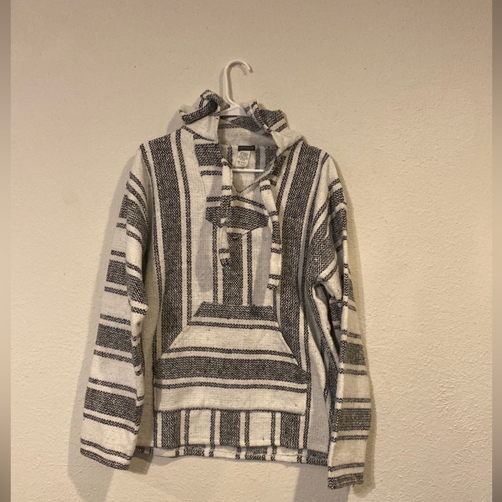 Earthbound Mens M. Black and White. Never been worn